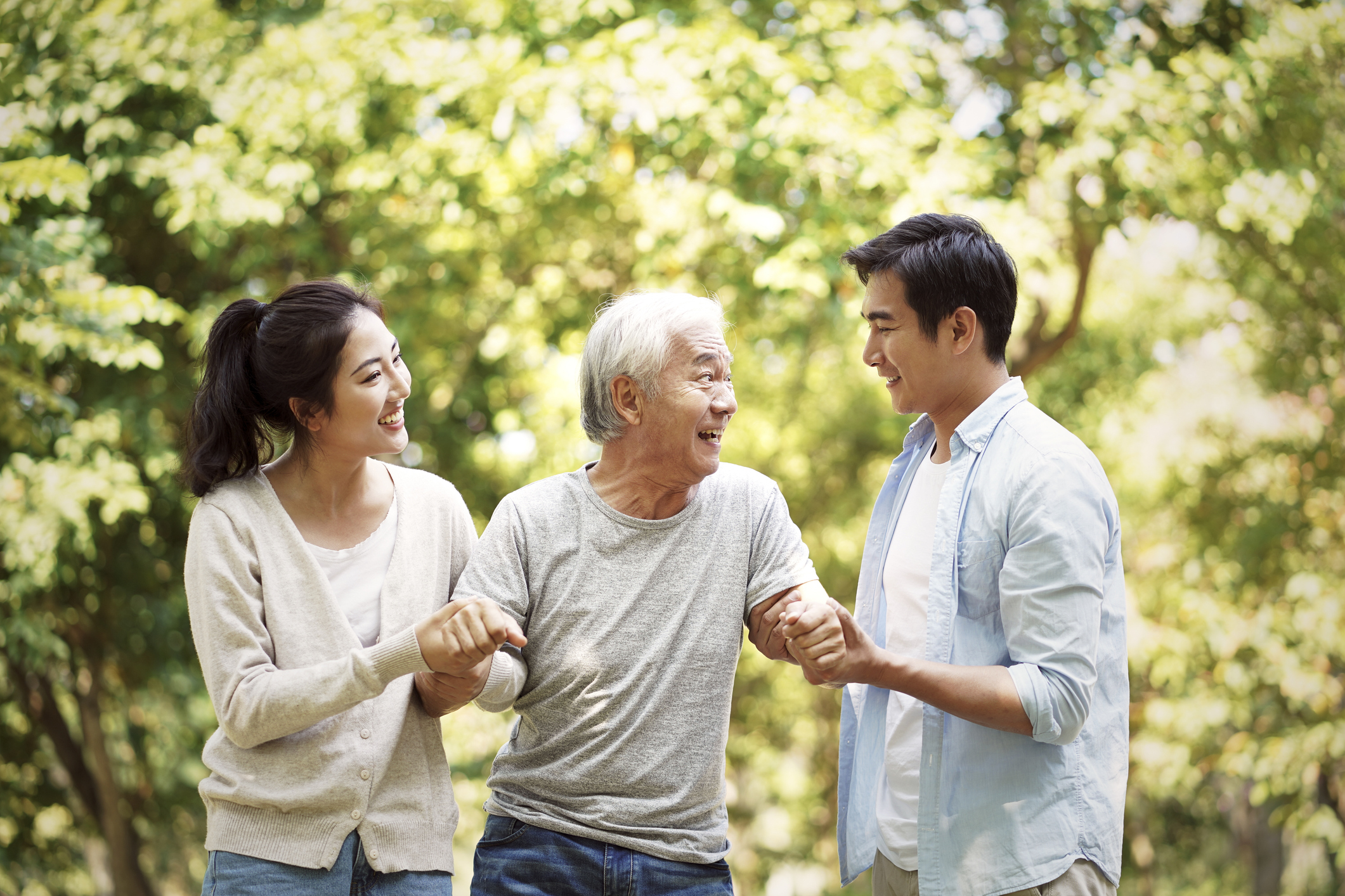 How to Make Sure Your Parents & Your Kids Don't Feel Like a Burden When You're Caring for Both