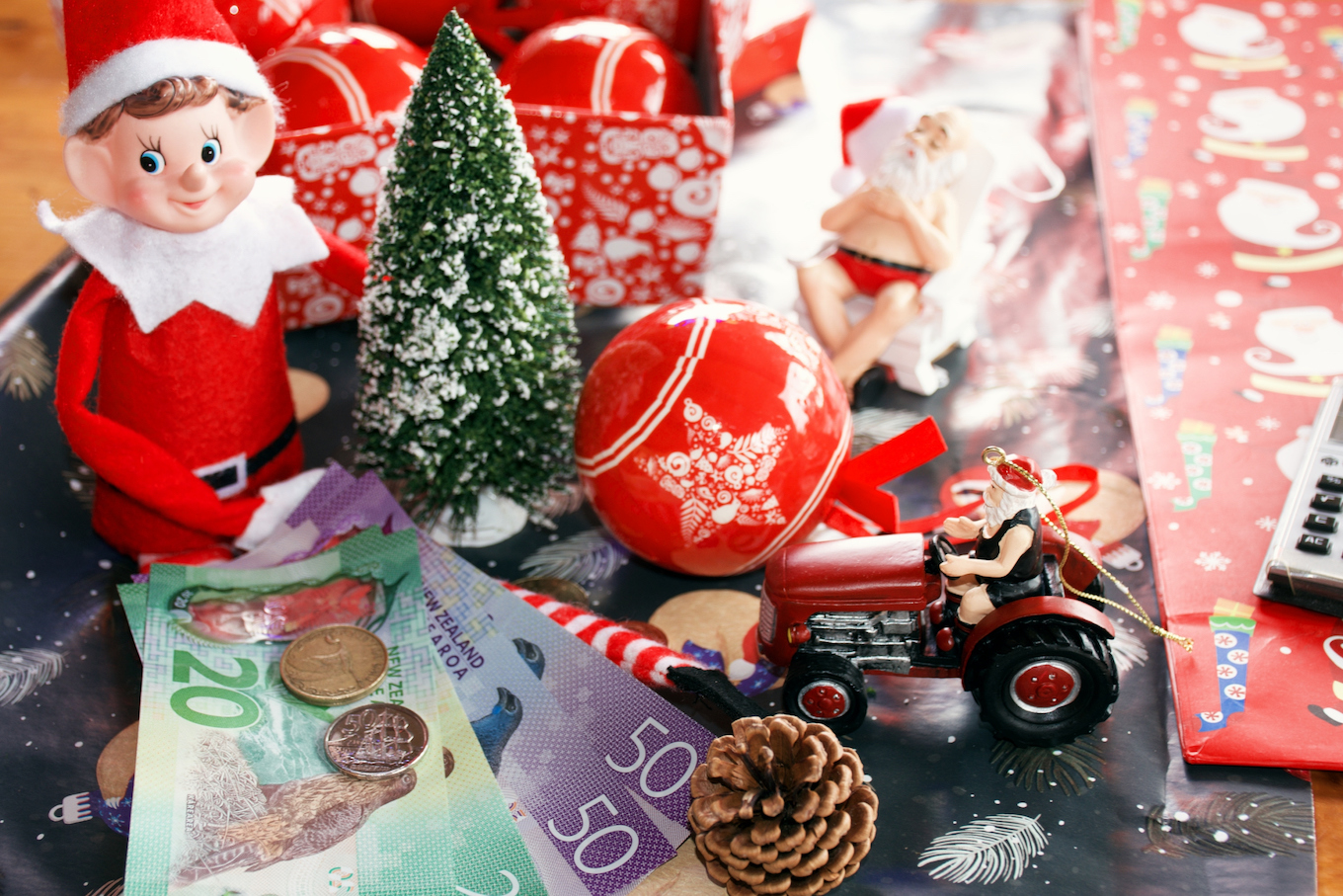 Elf with a pile of money
